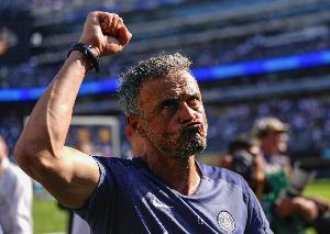 恩里克主帅生涯第2次一年夺5冠，第一次是2015年的巴萨