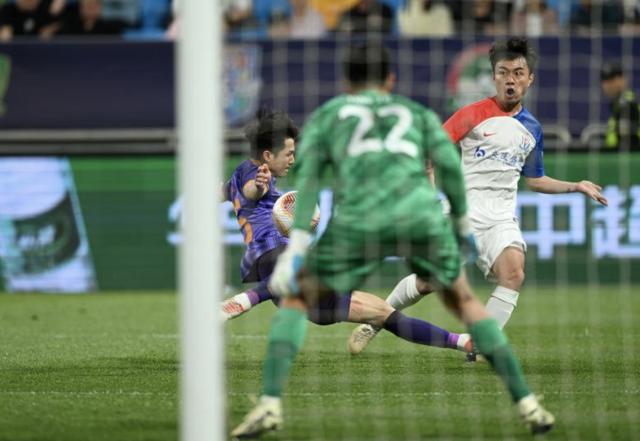 2026世界杯-曹赟定退役：十四载坚守梦未圆 退役亦留憾与光