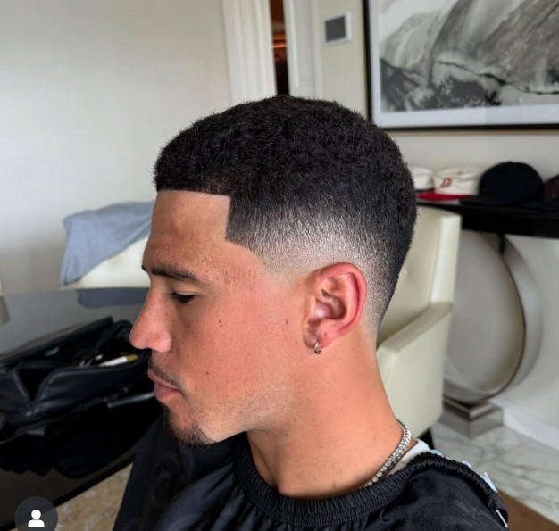 注册投注-德文-布克焕新发型，理发师社交媒体展示精剪技艺