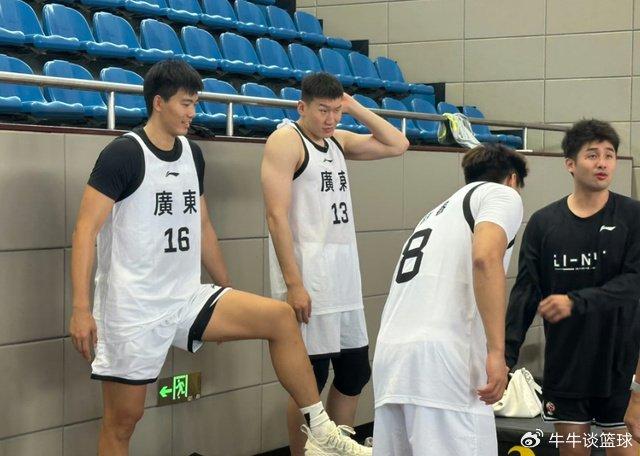 注册投注-广东男篮惨败！焦泊乔正式亮相，徐杰24分，杜锋遭遇质疑